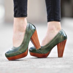 Bed Stu Genesis Leather Platform Heels